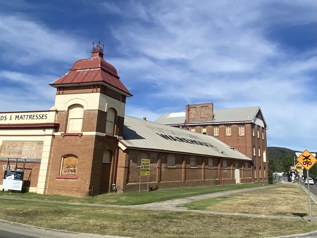 The commercial site in Sloane Street, Goulburn was added to the NSW State Heritage Register in 1999.