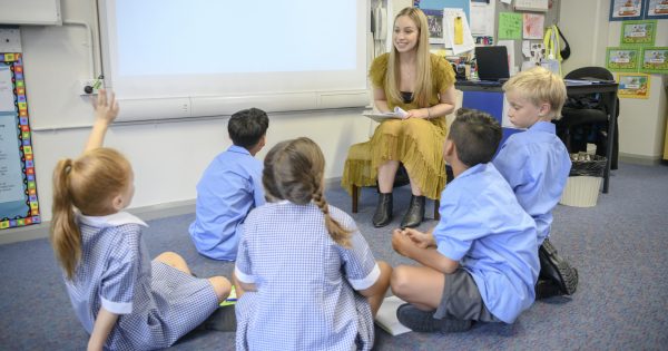 Big bonuses offered to NSW teachers willing to move to regional schools