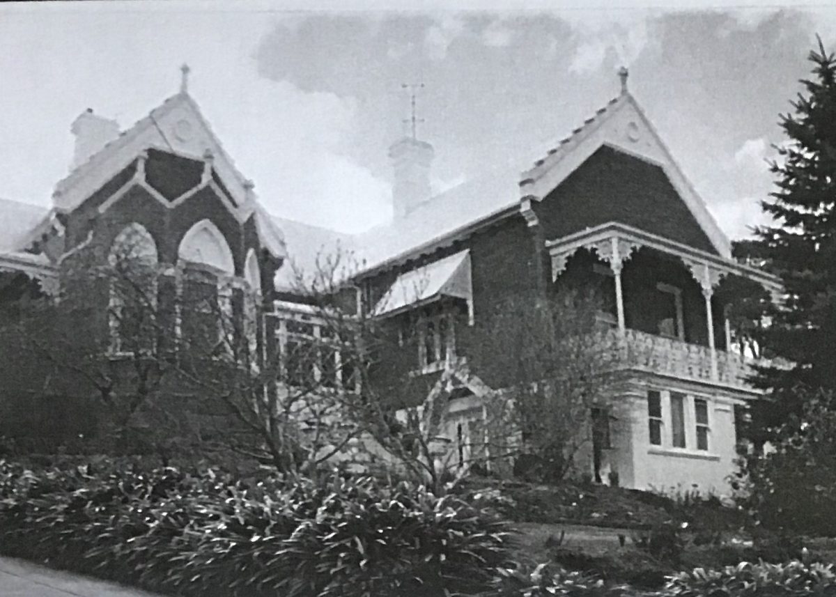 An earlier photograph of Highgate in Church Street, Goulburn. 