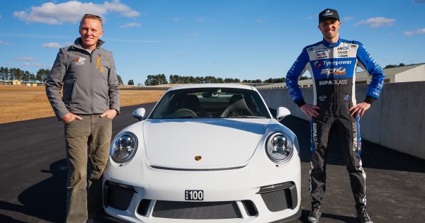 'Unreal': V8 Supercars legend test drives Goulburn's new racetrack