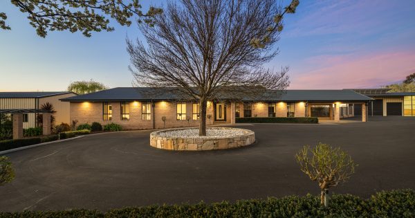 This pristine rural estate brings a whole lot of luxury to the Murrumbateman countryside