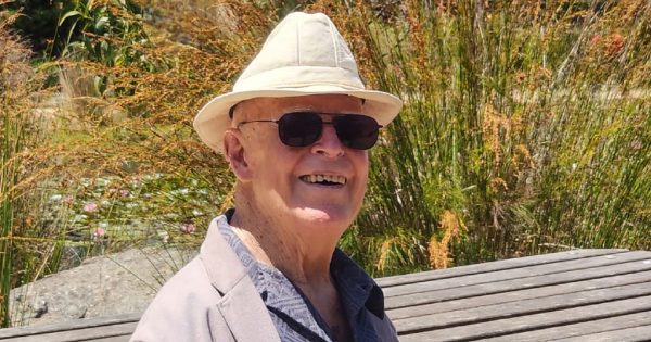 Moruya community mourns loss of former principal, renaissance man Brian Passmore