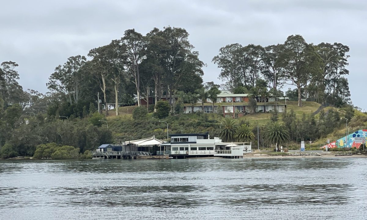 Clyde River Batemans Bay looking north to Punthouse Restaurant and Bay Waters Motel.