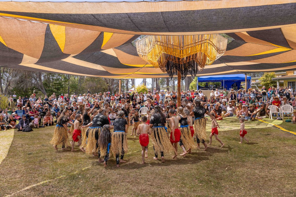 The smoking ceremony and Duurunu Miru Dancers at the opening of Giiyong Festival 2024.