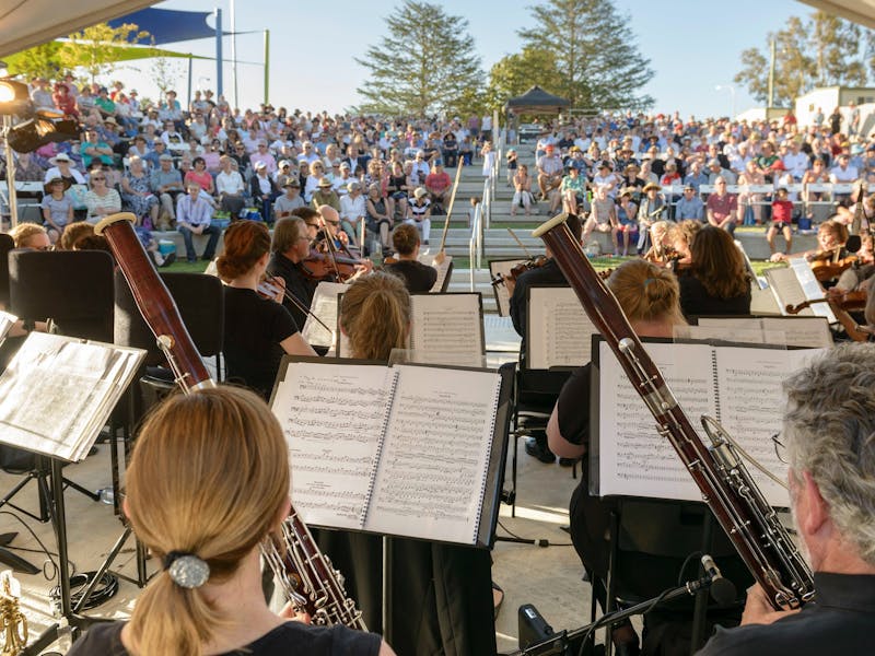 musicians at the queanbeyan music on the river event