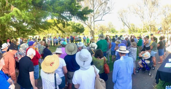 Cootamundra residents urged to sign petition against proposed health service cuts