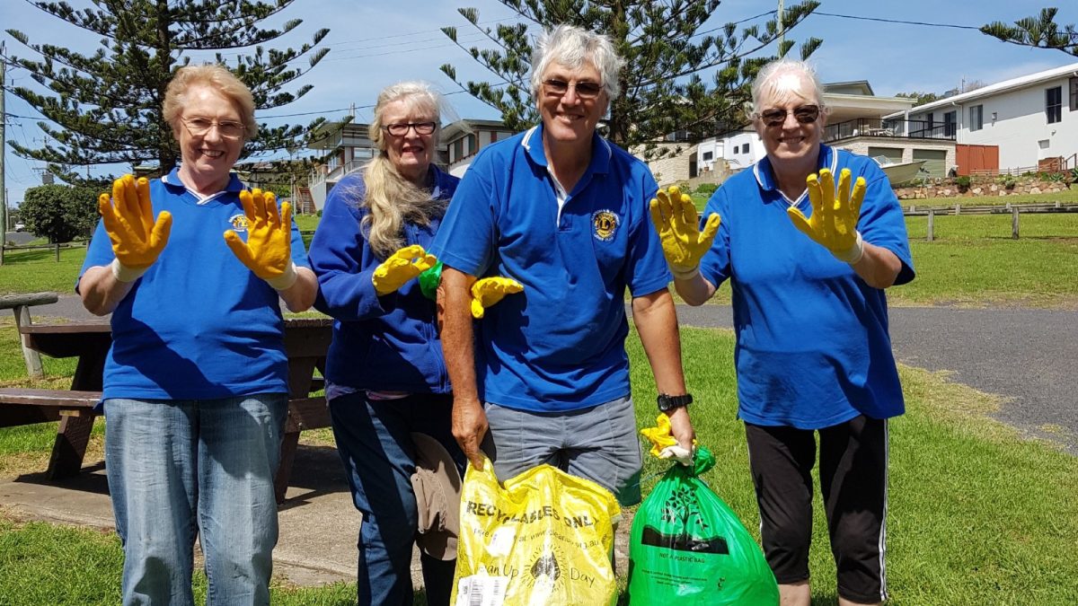 volunteers for clean up australia day