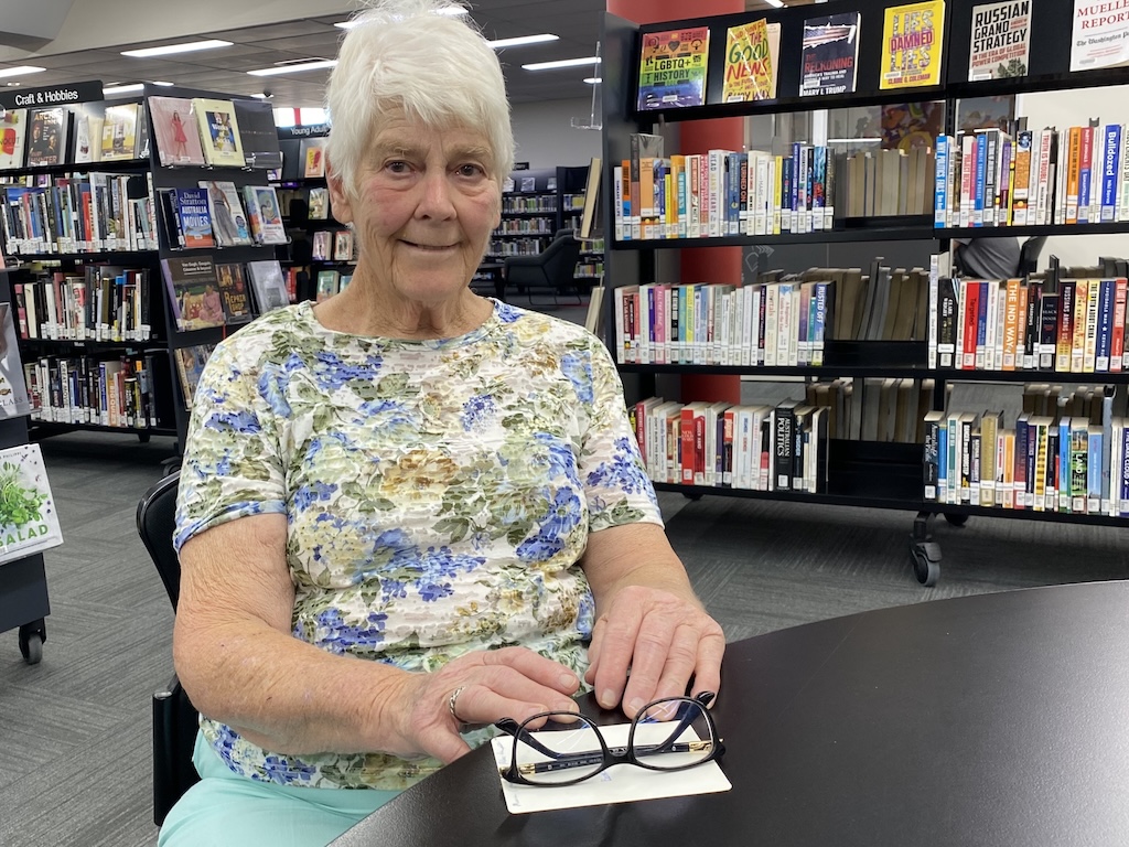 Pat Strachan has devoted much of her life teaching children and leading groups of young people. Since coming to Goulburn as a primary and infants school teacher she has maintained links with the Parkesbourne community. 