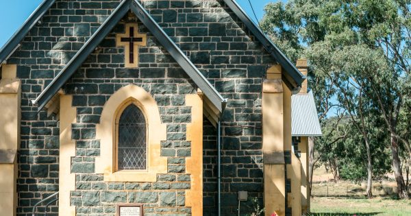 'Switch off and just listen to the birds': Little town in the Yass Valley offers peace and quiet to busy city people
