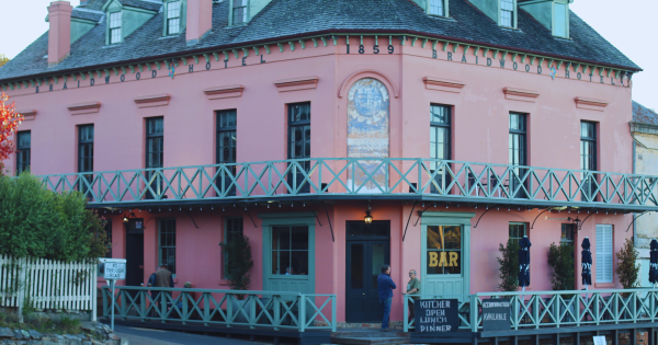An architectural icon has a rosy future thanks to new owners revitalising Braidwood's big pink pub