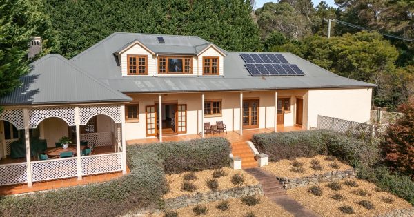 Discover old-world elegance right on the river in historic Berrima village