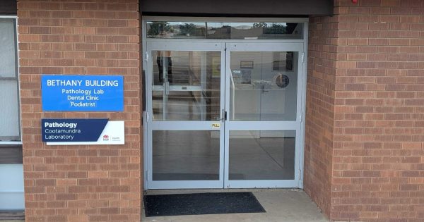 NSW Government reverses decision to shut Cootamundra pathology, service to remain in town