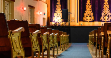 Show goes on in style as Tumut's reborn heritage theatre projects positive vibe