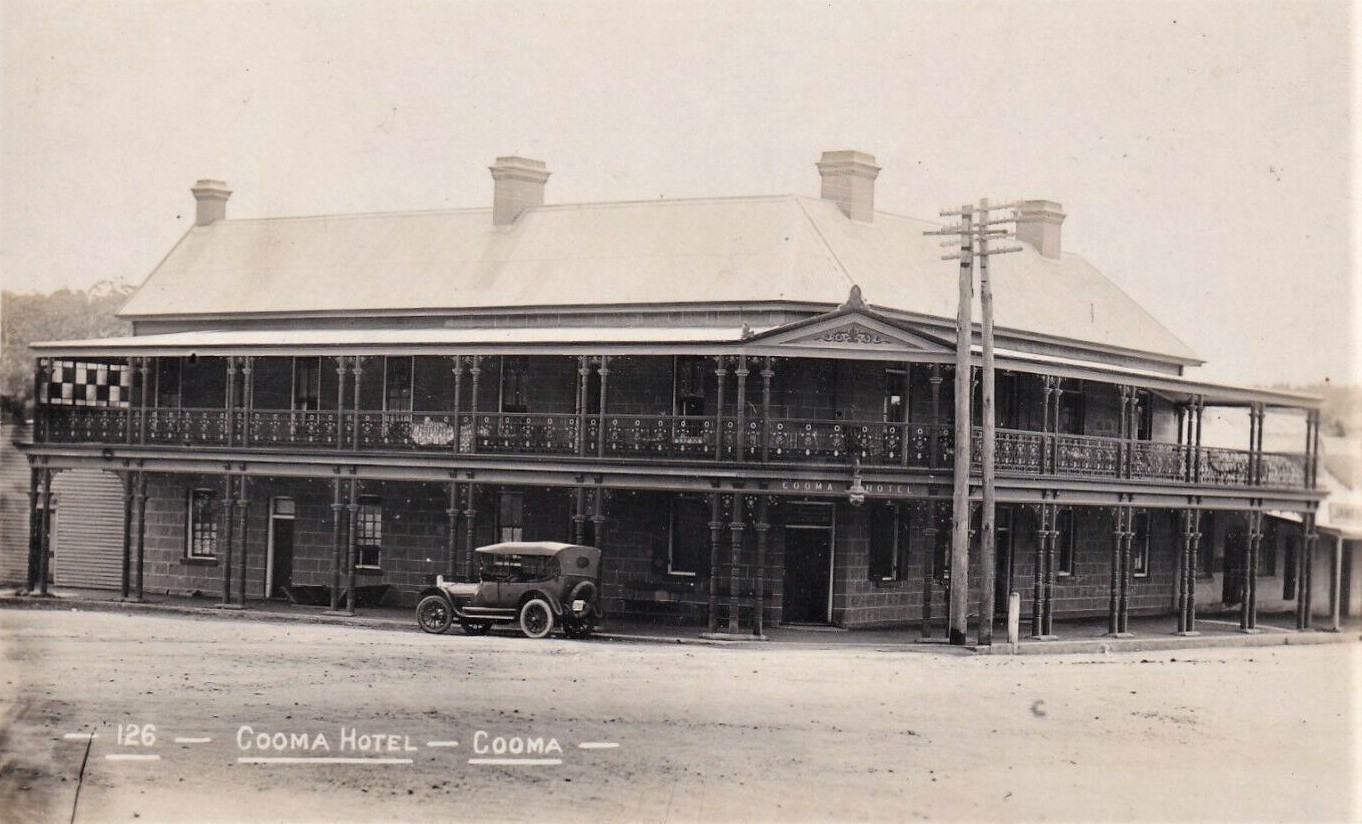 Victorian pub in Cooma