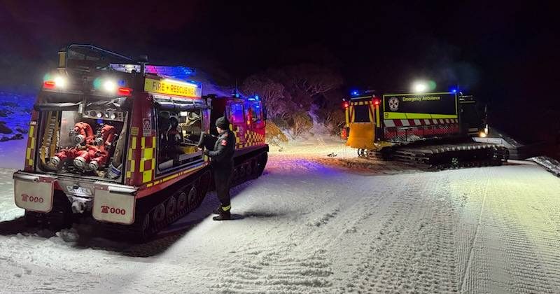 Police point to 'flashing beacons' as search in Snowy Mountains fails to find anything