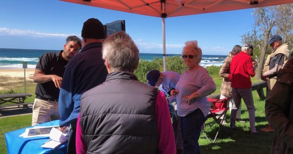 Telstra updates residents on boosting Mystery Bay black spot
