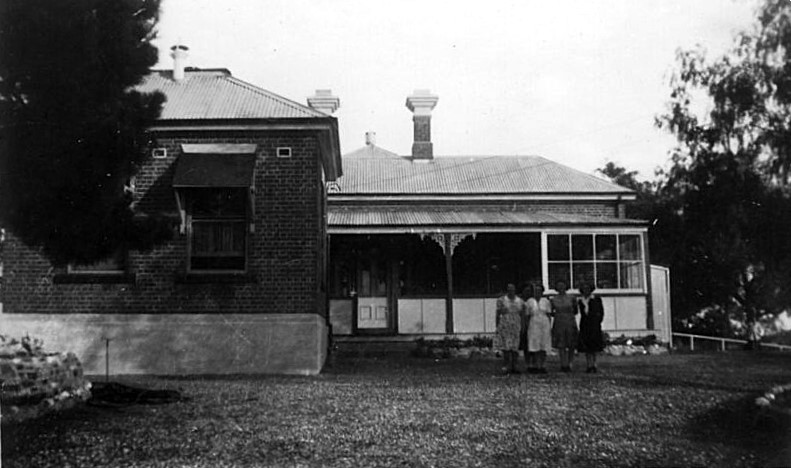 old image of girls at an Aboriginal girls' home