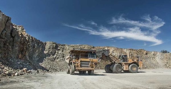 Quarry quarrel: Queanbeyan council backs fearful residents against rock-mining plan