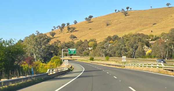 Woman dies, infant hospitalised after car crashes into tree near Gundagai