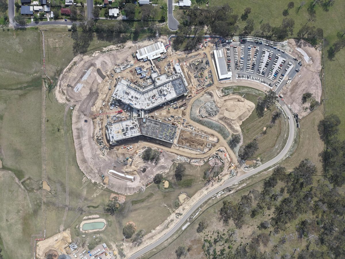 An aerial photo of the progress of construction at the new Eurobodalla Regional Hospital 