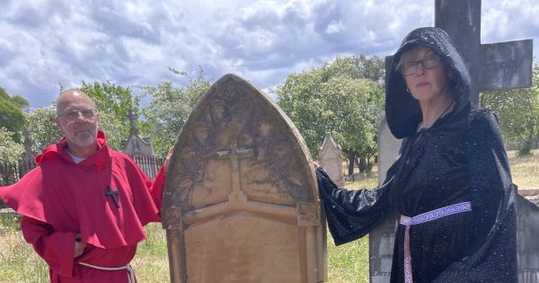 Yass historians live to tell tales of town's gruesome past