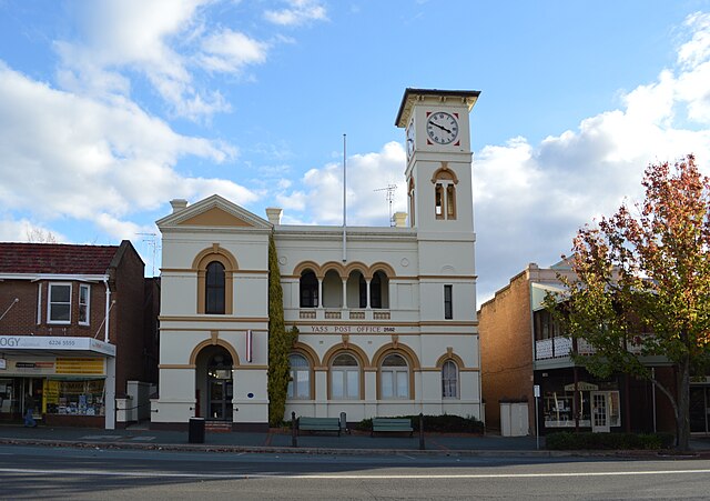 The outside of the Yass Post Office