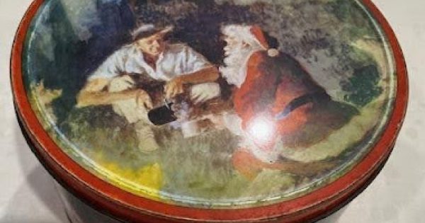 The Jamberoo artist behind the Arnott's biscuit tin artwork you grew up with