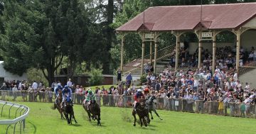 Paramedic shortage causes Tumut Boxing Day races to be abandoned