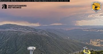 UPDATE: Smoke from Victoria blaze reaches Snowies residents, Yowrie firefighters focus on containment