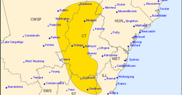 Warning for flash flooding, large hail as severe thunderstorms form across NSW