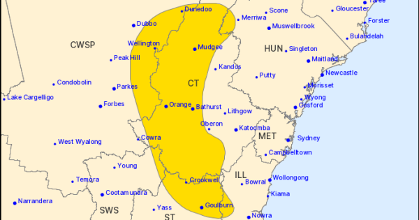 Warning for flash flooding, large hail as severe thunderstorms form across NSW