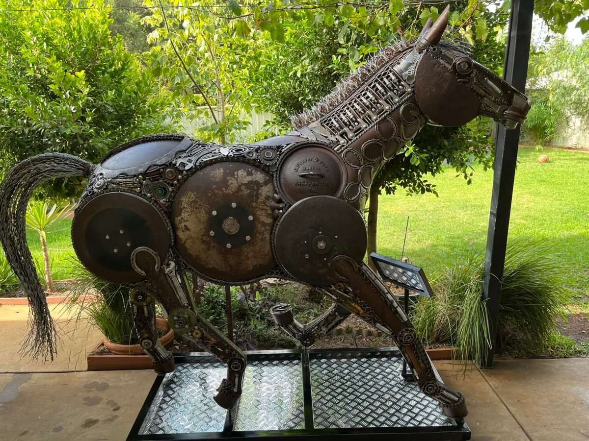 metal horse sculpture