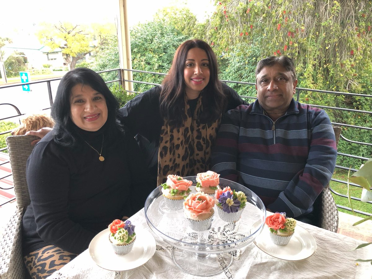 Dimi Jayawardene with parents 